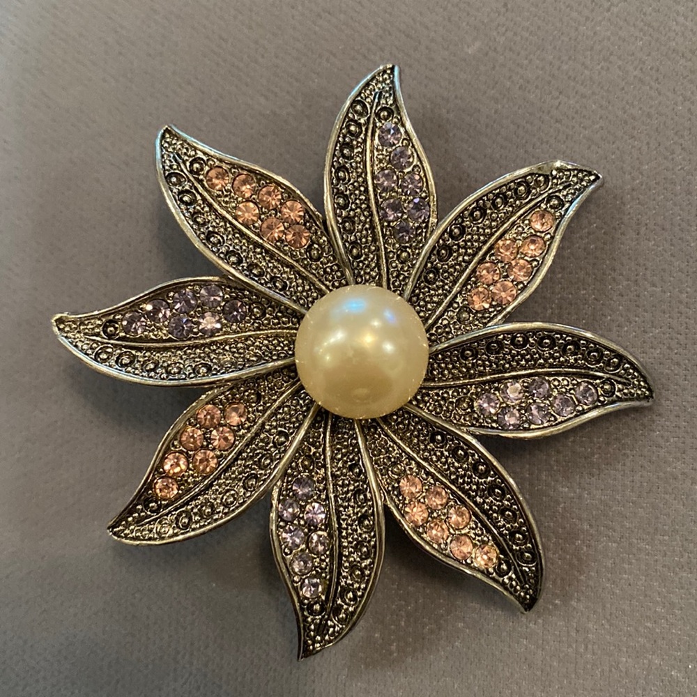 Premier Designs Flower Pin / Pendant